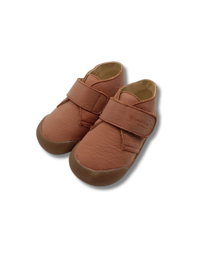 Bota Blanditos Sansa color Cuero